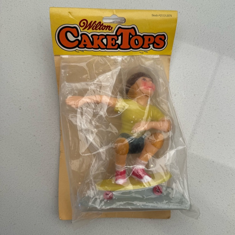 Vintage Wilton Cake Topper Skateboard Stunt Rider Skateboarder 1979 70s - Picture 4 of 10
